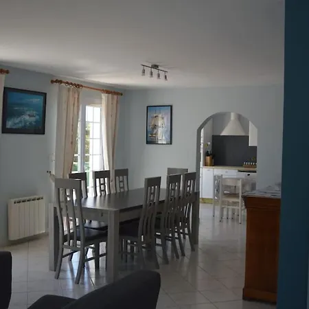 Holiday home Maison 8 Pers 300m De La