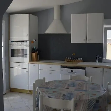 Maison 8 Pers 300m De La Holiday home *